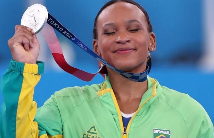 Ginasta Rebeca Andrade conquista medalha de prata histórica nas Olimpiadas de Tóquio